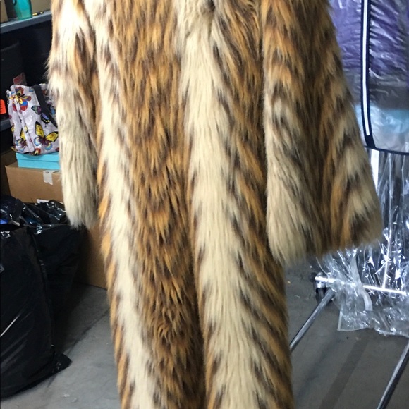 Fake Fur long coat - Picture 2 of 3